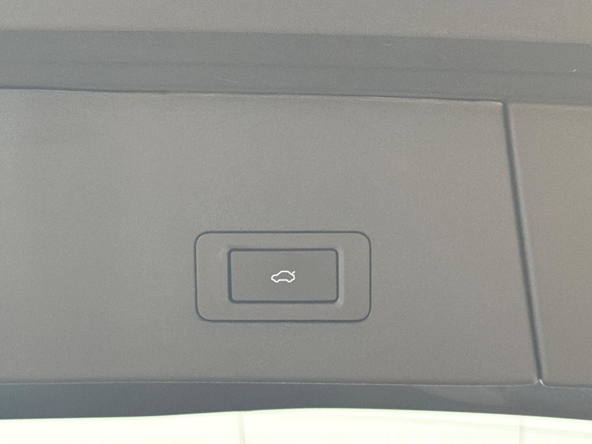 Large vehicle image
